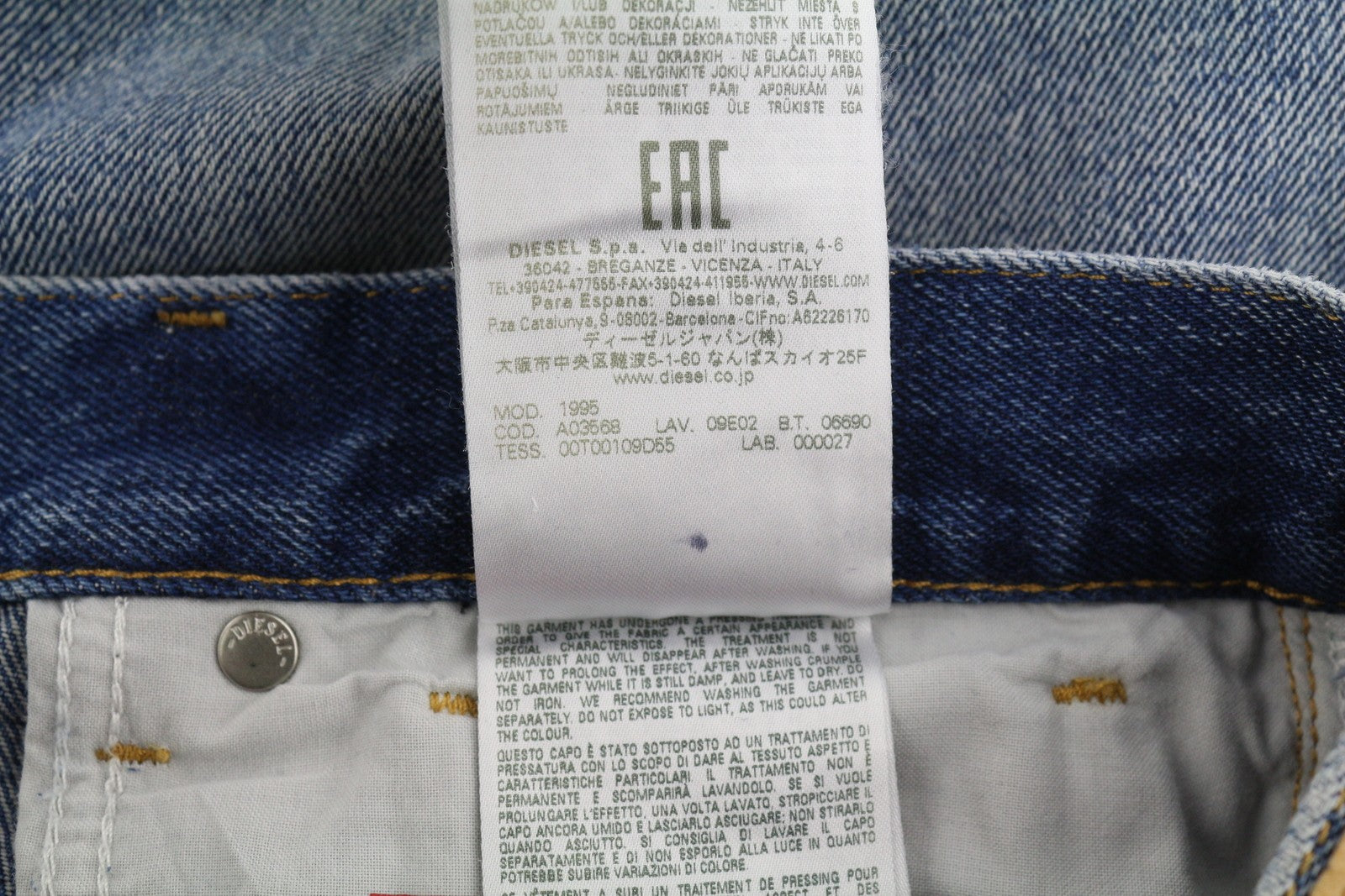 DIESEL 1995 09E02 vyriški džinsai W29/L32 mėlyni, plėšyti, ploni, tiesūs, RRP 375 USD 