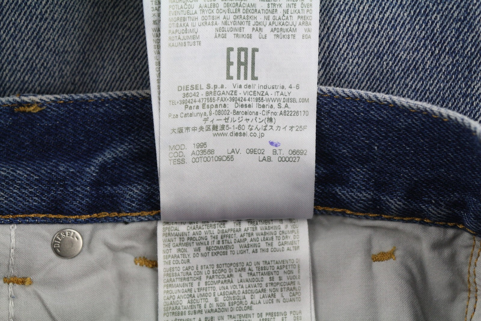DIESEL 1995 09E02 vyriški džinsai W31/L32 mėlyni, plėšyti, ploni, tiesūs, RRP 375 USD 