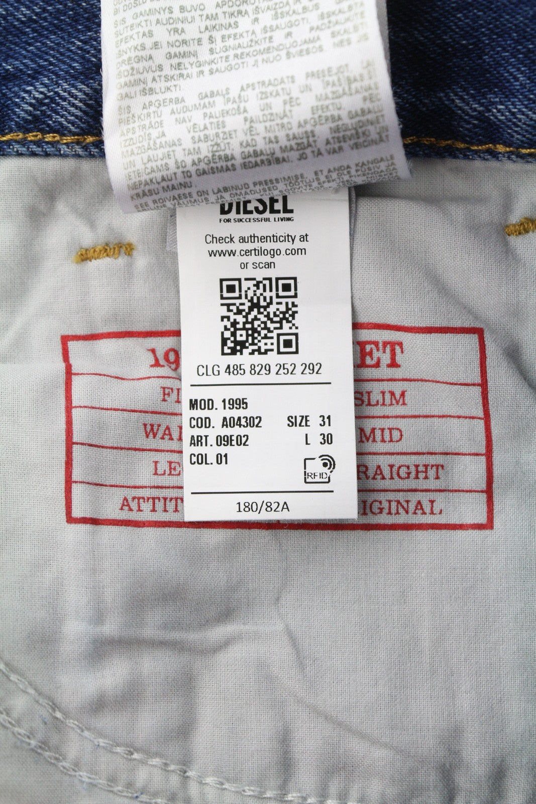 DIESEL 1995 09E02 vyriški džinsai W31/L30 mėlyni, plėšyti, ploni, tiesūs, RRP 375 USD 