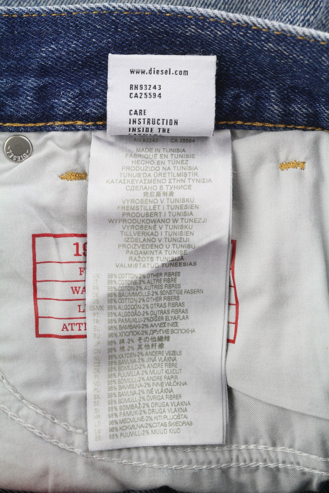 DIESEL 1995 09E02 vyriški džinsai W31/L30 mėlyni, plėšyti, ploni, tiesūs, RRP 375 USD 