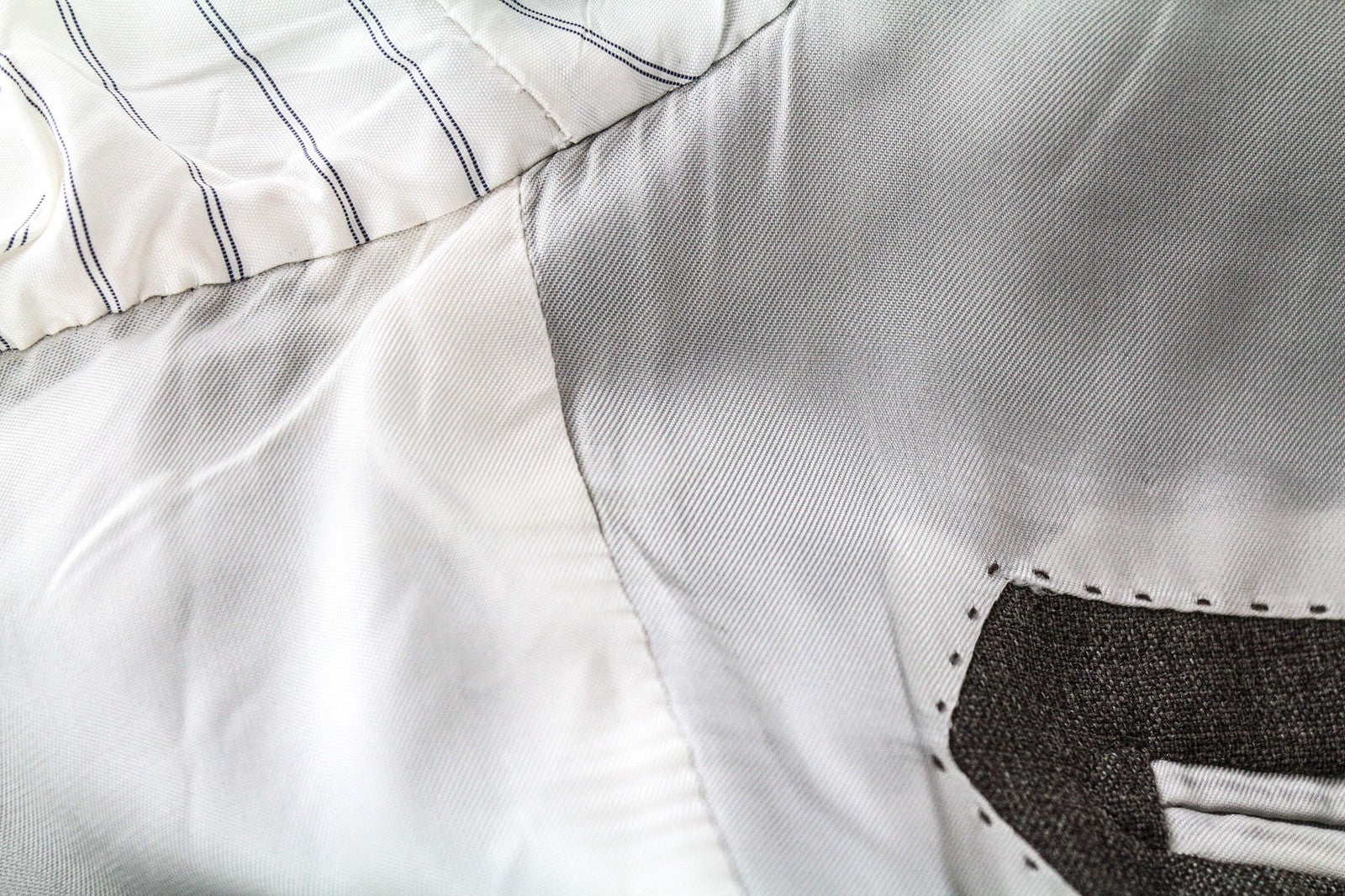 „SUITSUPPLY Lazio“ vyriški rudi, ploni, vieneiliai marškinėliai su grynos vilnos pamušalu, UK44R, dydžiai 