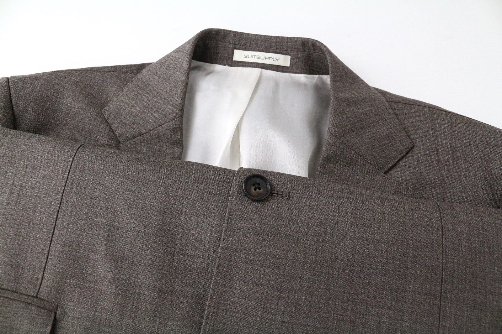 „SUITSUPPLY Lazio“ vyriški rudi, ploni, vieneiliai marškinėliai su grynos vilnos pamušalu, UK44R, dydžiai 