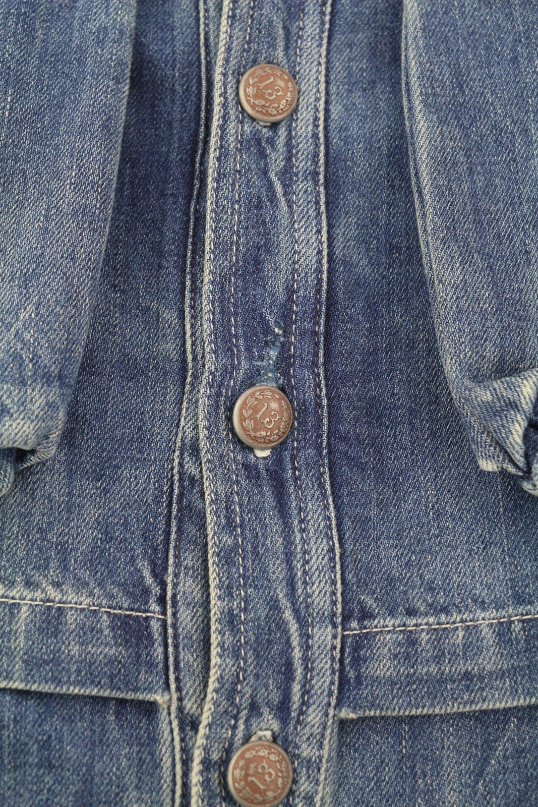 R13 Didelio dydžio dvigubo sluoksnio marškinėliai moterims, striukė M Kellen sagomis užsegama išblukusi mėlyna 