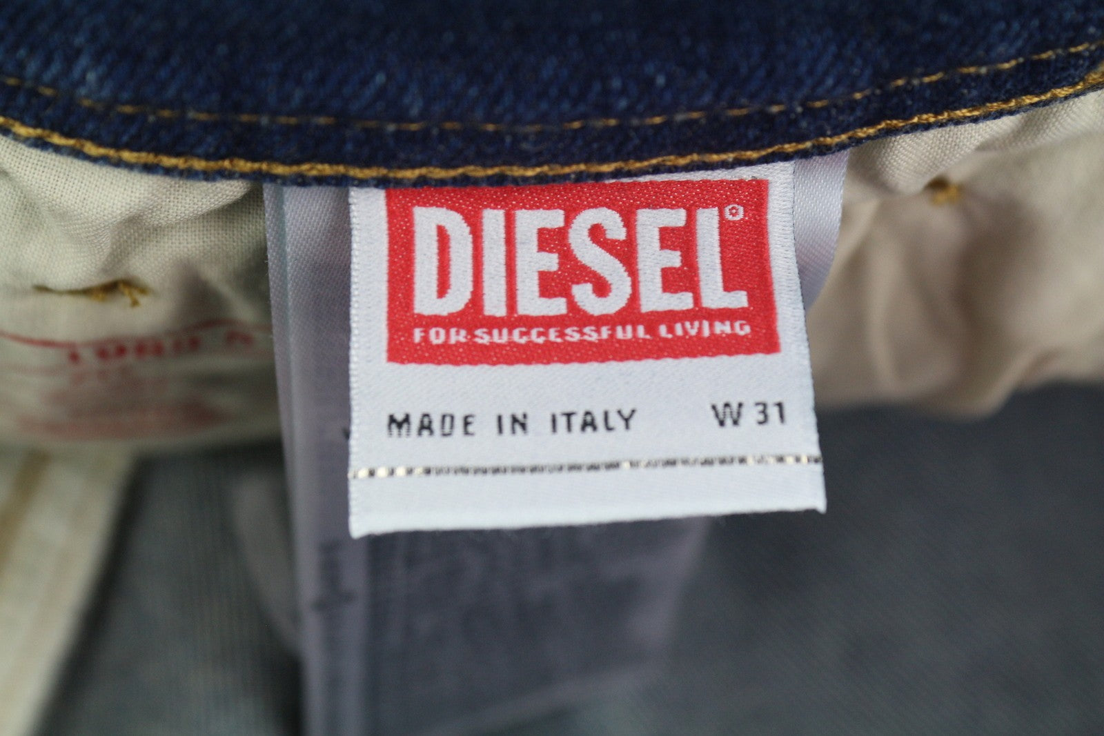 DIESEL 1983 09D82 vyriški džinsai W31/L32 mėlyni, išblukę, aptempti, aukštu juosmeniu. 