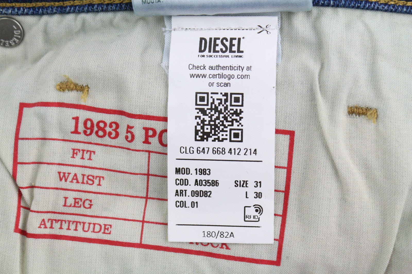 DIESEL 1983 09D82 vyriški džinsai W31/L30 mėlyni su išblukusiu užtrauktuku ir aptemptu kirpimu, aukštu juosmeniu. 