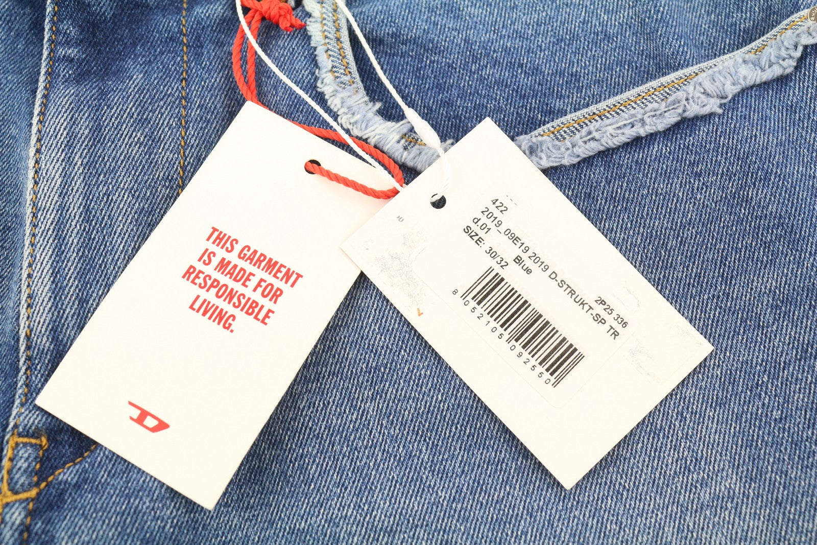 DIESEL 2019 D-Strukt-Sp 09E19 vyriški džinsai W30/L32 mėlyni, išblukinti, skalbti, ploni, su užtrauktuku 