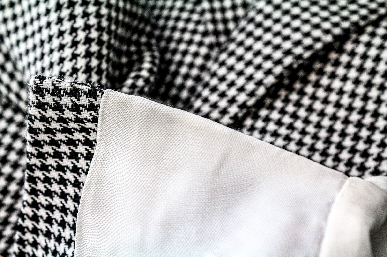 SUITSUPPLY La Spalla moteriškas pilkas gryno lino raštuotas dviejų dalių kostiumas UK30R 