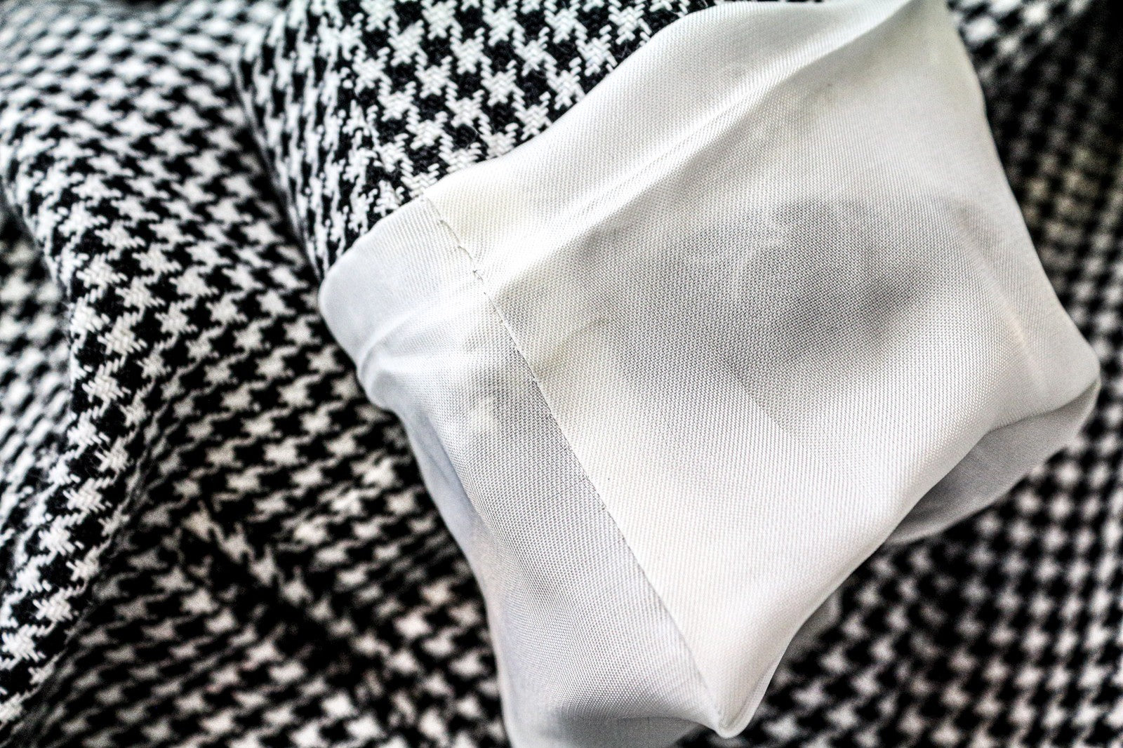 SUITSUPPLY La Spalla moteriškas pilkas gryno lino raštuotas dviejų dalių kostiumas UK30R 