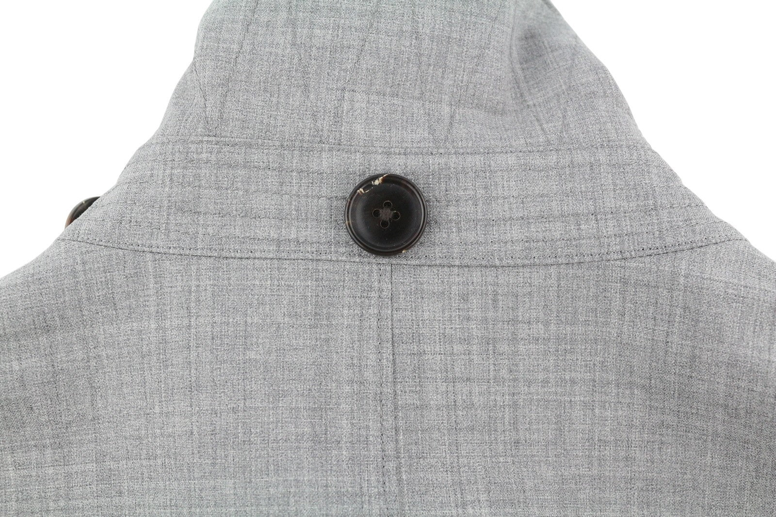 „SUITSUPPLY Rivington“ vyriškas lietpaltis, UK40R, pilkas melanžas, vandeniui atsparus, rekomenduojama mažmeninė kaina – 349 € 