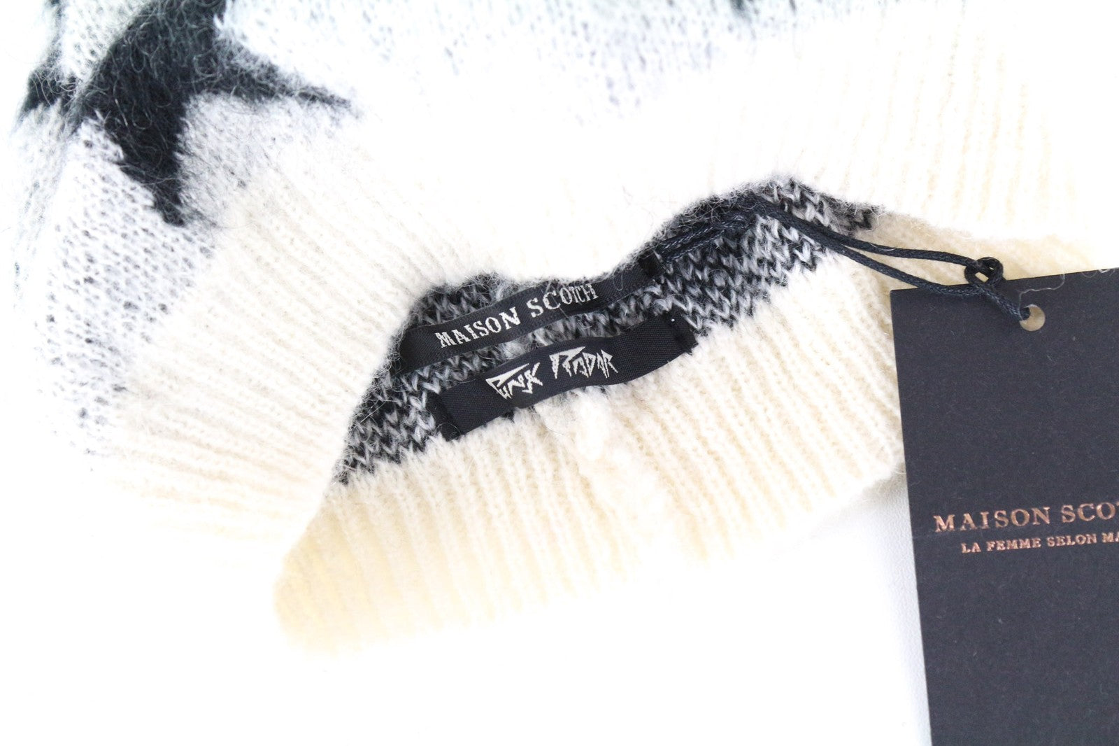 MAISON SCOTCH moteriškos šviesiai pilkos OS kepurės su žvaigždėmis ir moherio mišinio megztomis kepurėmis, 2 vnt. 