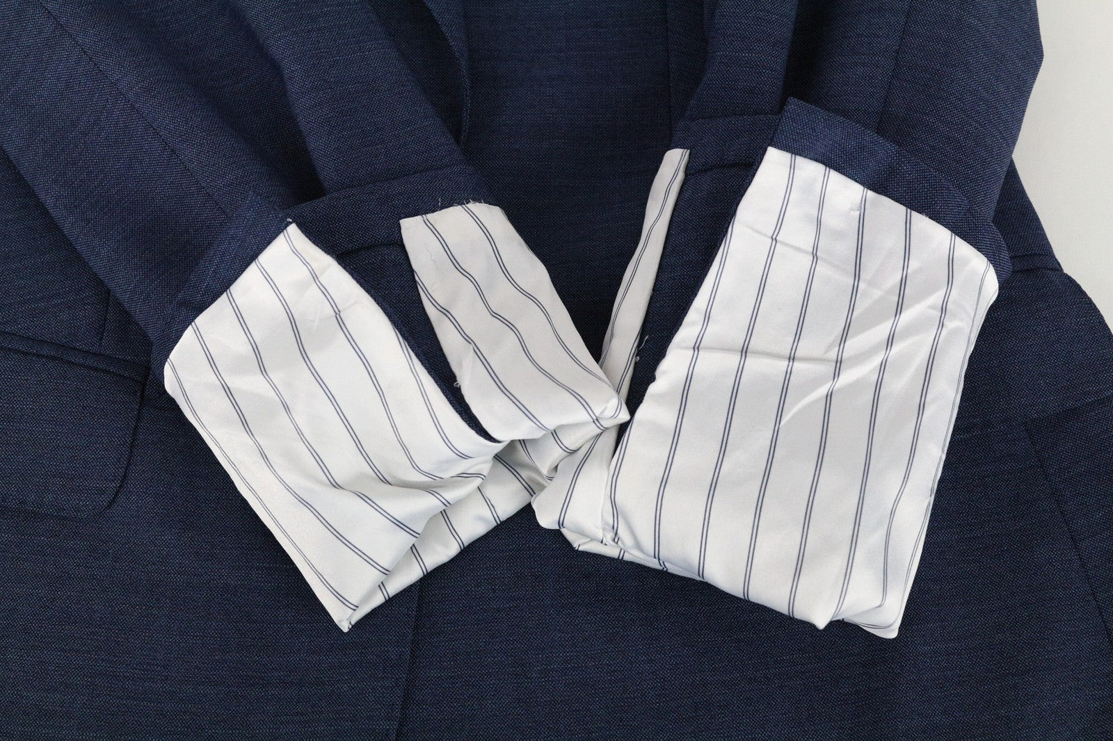 SUISTUDIO Cameron moteriškas mėlynas, grynos vilnos pamušalu UK8R vieneilis švarkas 