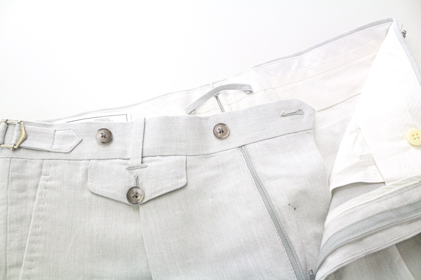 SUITSUPPLY Brentwood vyriškos kelnės, UK38R, pilkos melanžo spalvos, plonos, lininės/medvilninės, oficialios. 