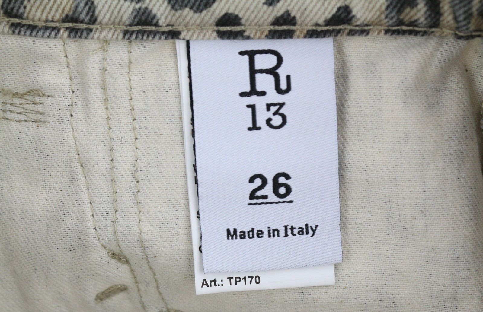 R13 moteriški šortai su kišene, 26, džinso rudos spalvos, leopardo rašto, su sagomis, užlenkiami, rekomenduojama kaina – 795 € 