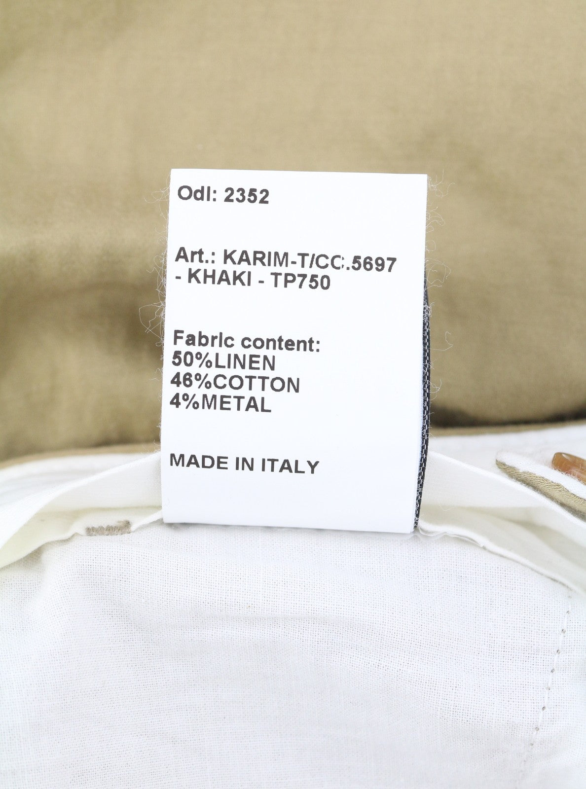 R13 Plačių moteriškų kelnių 27 smėlio spalvos lino mišinio klostuotos sagomis ir logotipu dekoruotos kišenės 