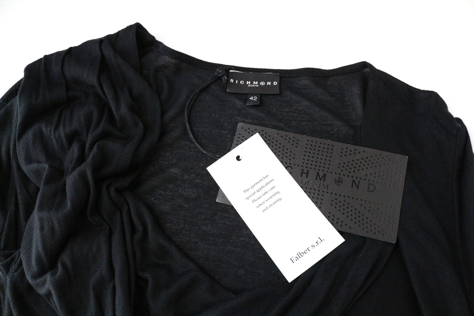 RICHMOND moteriška suknelė 42 juoda 3/4 rankovėmis apvaliu kaklu su detalėmis 