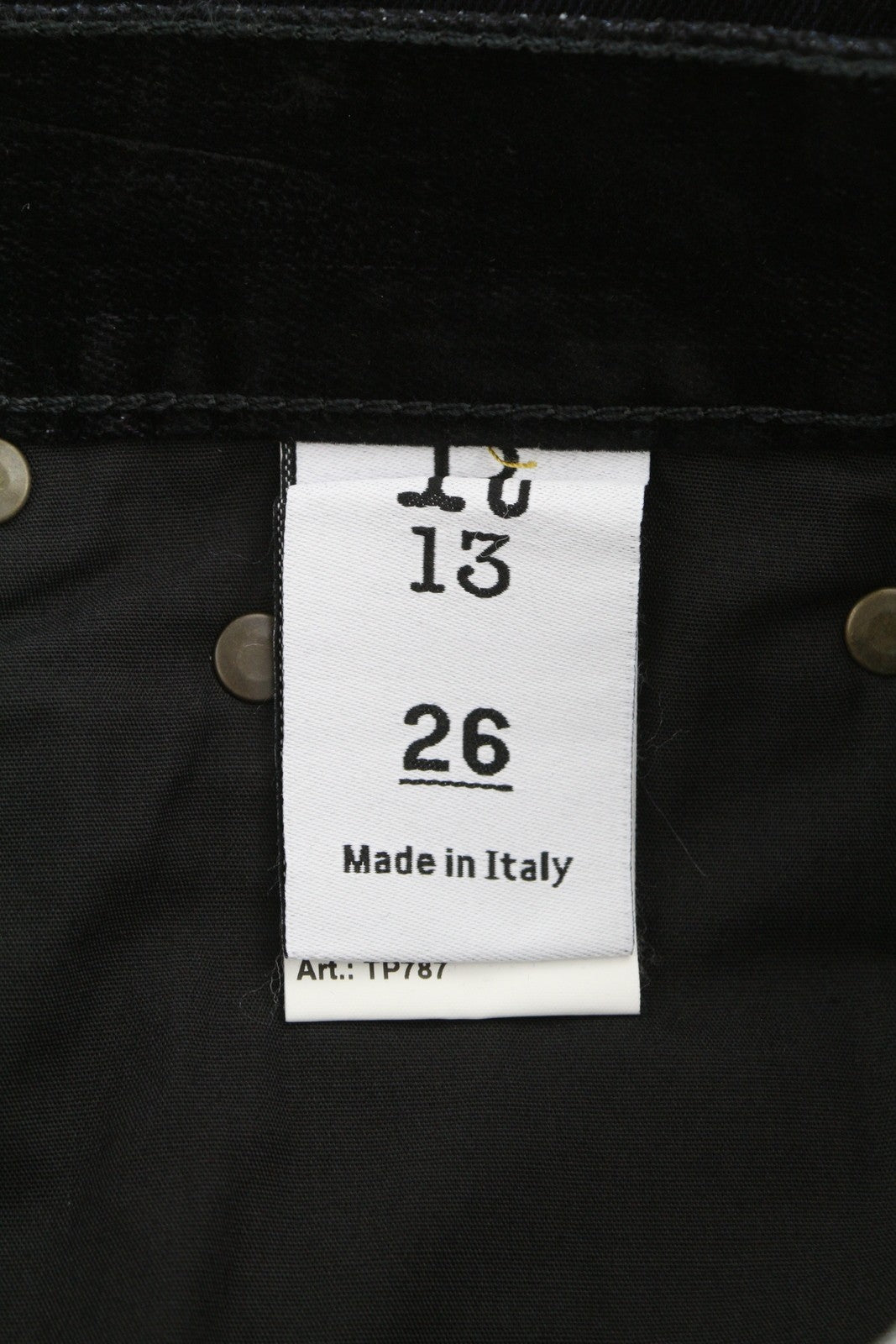 R13 Romeo moteriški džinsai, 26 colio ilgio, juodi, trumpi, iki kulkšnių, žemo liemens, su logotipu. 