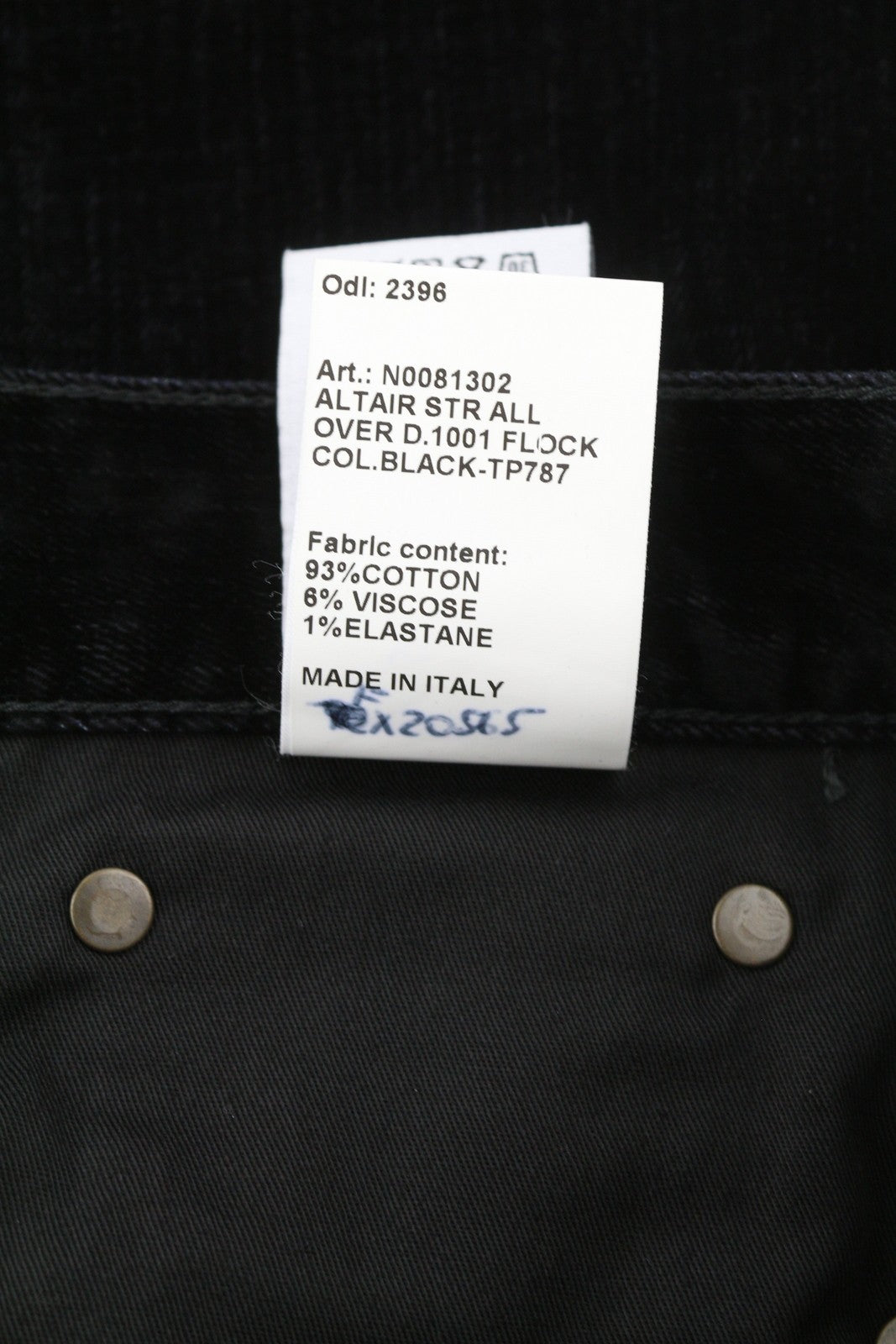 R13 Romeo moteriški džinsai, 26 colio ilgio, juodi, trumpi, iki kulkšnių, žemo liemens, su logotipu. 