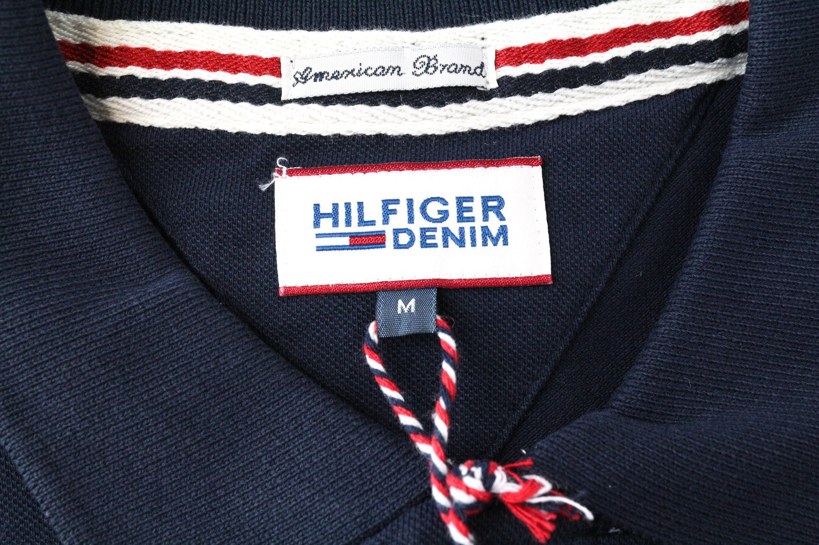 TOMMY HILFIGER DENIM vyriški marškinėliai M polo stiliaus jūrų mėlynos medvilnės palaidinė su logotipu 