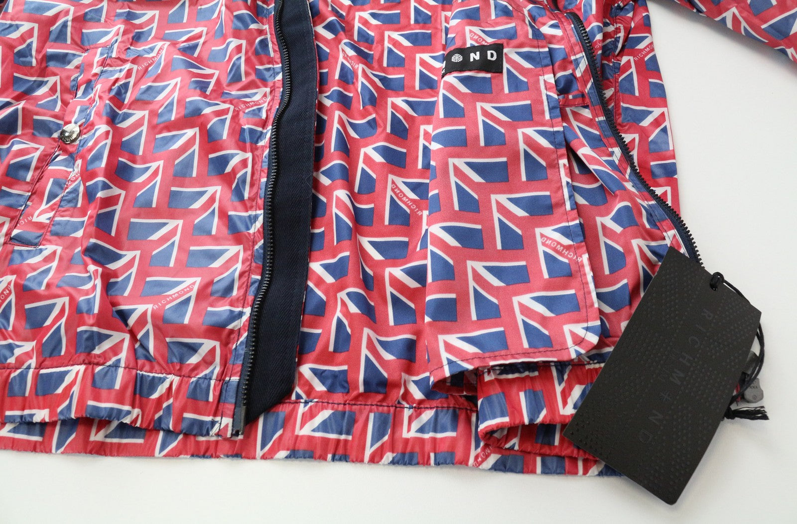 RICHMOND vyriška striukė IT48 raudona su gobtuvu ir vėjui nepraleidžiančia striuke, lengva, su užtrauktuku ir grafiniu užtrauktuku 