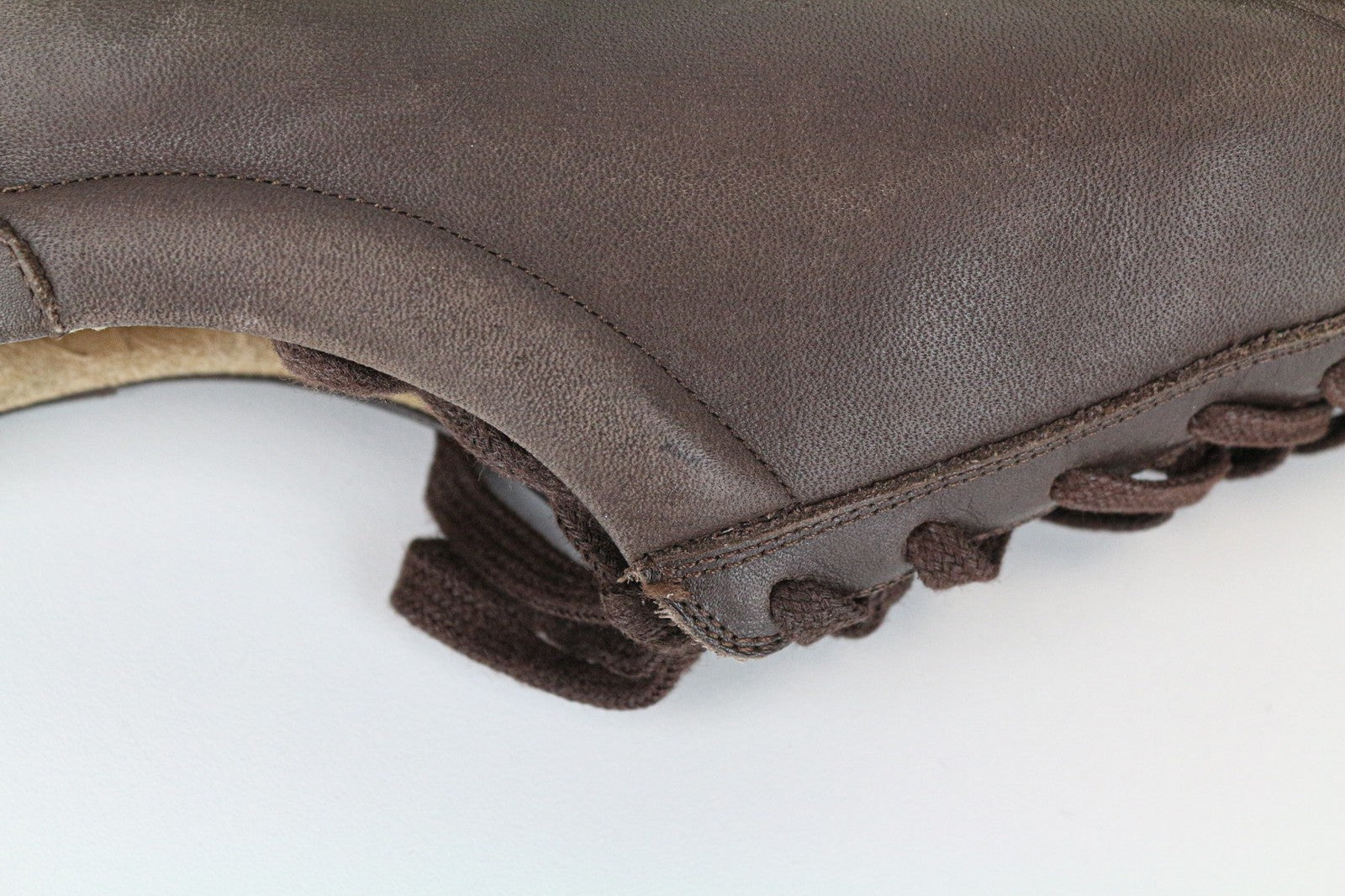 „SUITSUPPLY“ vyriški rudi odiniai žemapadžiai sportbačiai su raišteliais, dydis EU43 