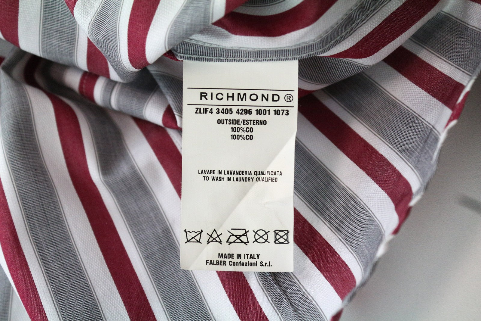 RICHMOND vyriški pilki raudoni dryžuoti medvilniniai marškiniai, 48 cm, ilgomis rankovėmis, su sagomis 