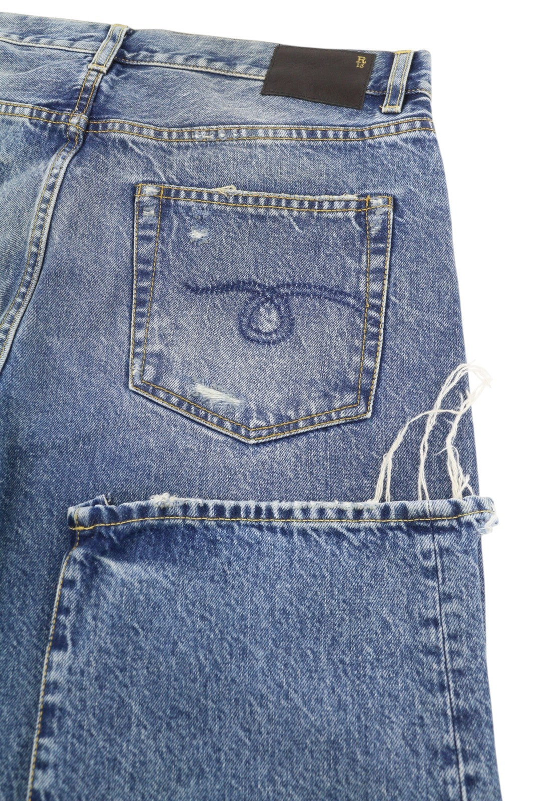 R13 Boyfriend moteriški džinsai, 29 m., su plėšytomis juostelėmis, išblukusiomis kulkšnimis, PS25, rekomenduojama mažmeninė kaina – 595 € 