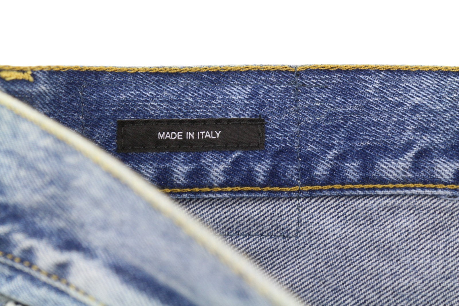 R13 Boyfriend moteriški džinsai, 29 m., su plėšytomis juostelėmis, išblukusiomis kulkšnimis, PS25, rekomenduojama mažmeninė kaina – 595 € 