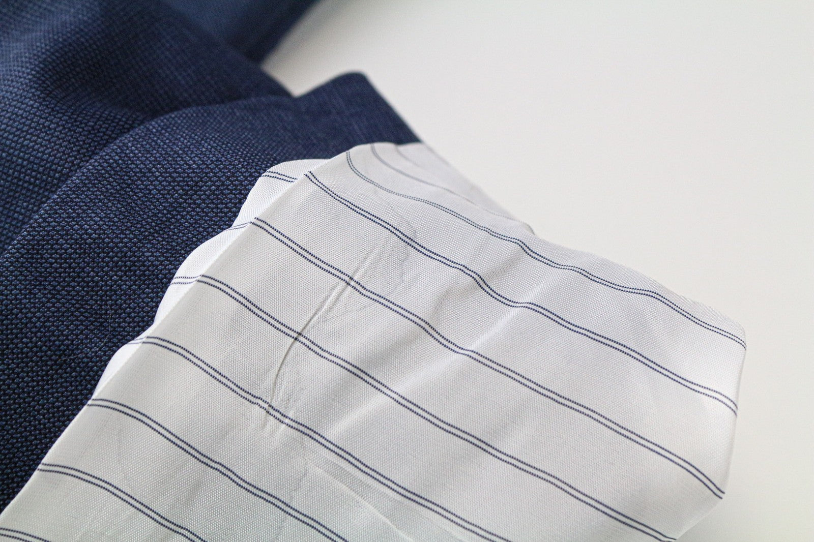 „SUITSUPPLY Sienna“ vyriškas mėlynas languotas vilnonis švarkas su UK38S raštu, klasikinio stiliaus, mėlynas 