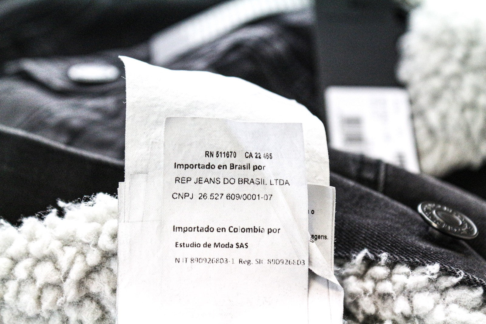 REPLAY moteriškas S dydžio pilkas džinsinis švarkas su medvilniniu pamušalu ir trumpu stiliumi 