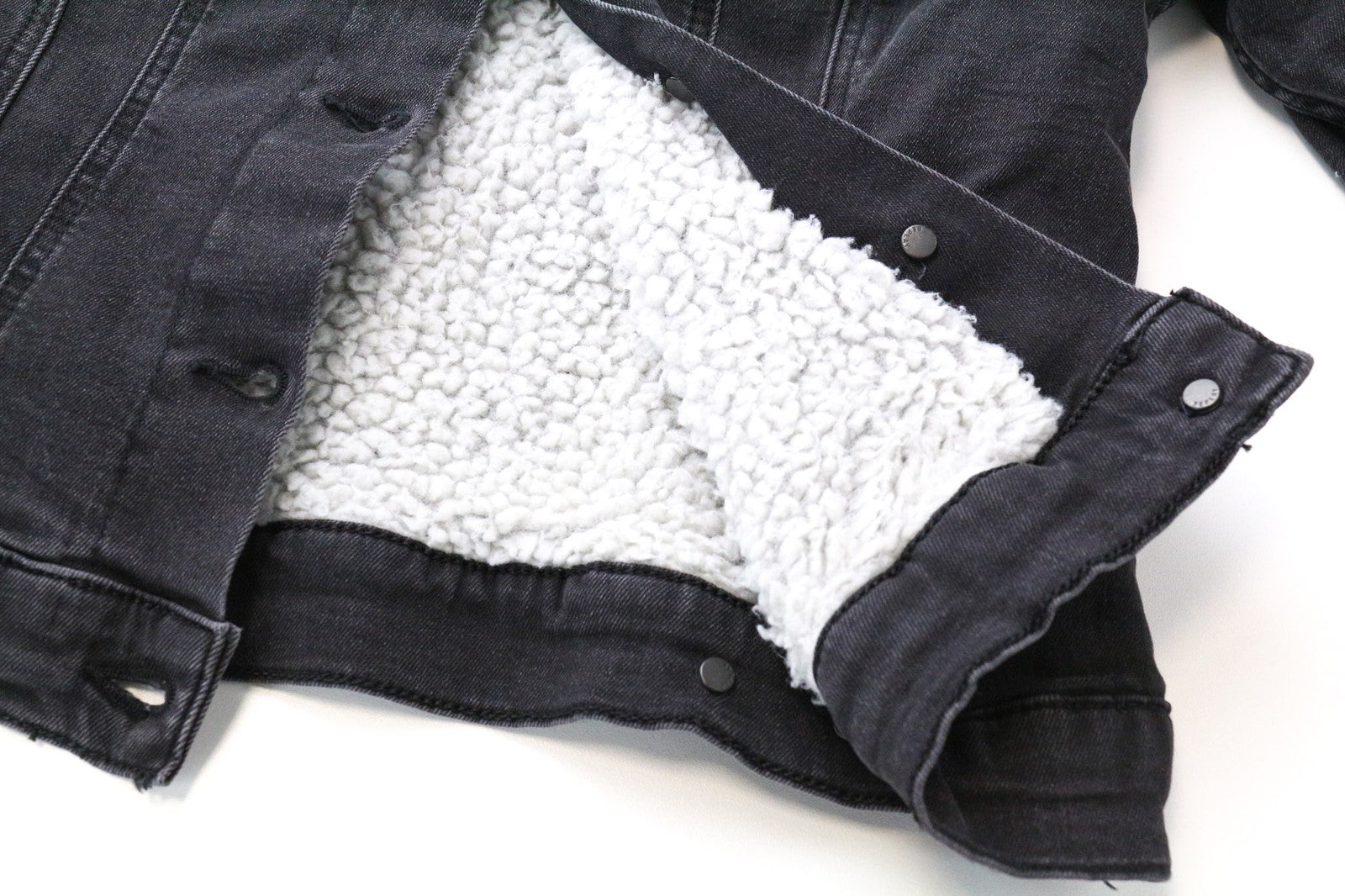 REPLAY moteriškas S dydžio pilkas džinsinis švarkas su medvilniniu pamušalu ir trumpu stiliumi 