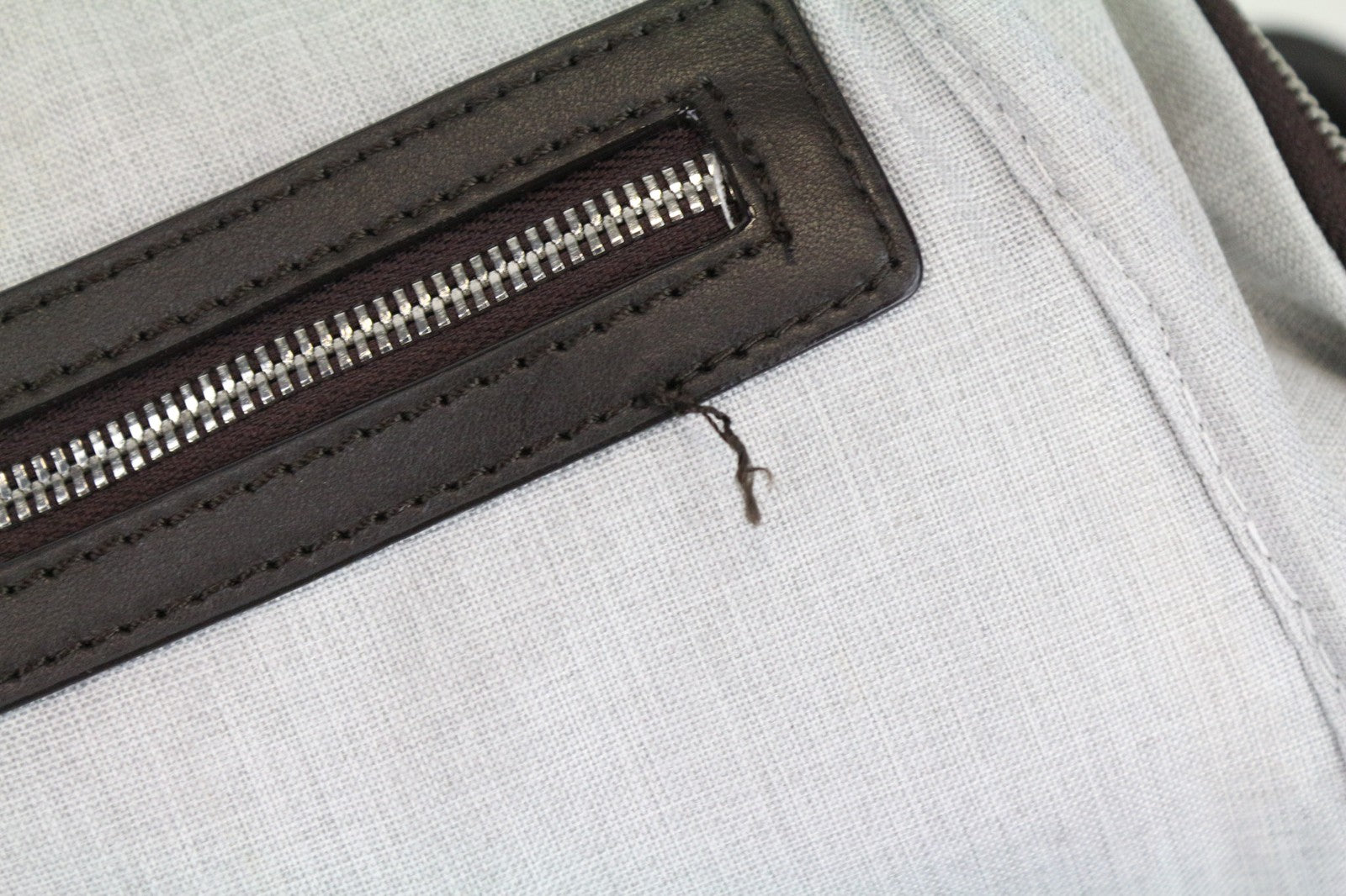 SUITSUPPLY vyriška kuprinė OS tamsiai ruda veršiuko oda su reguliuojamais dirželiais 