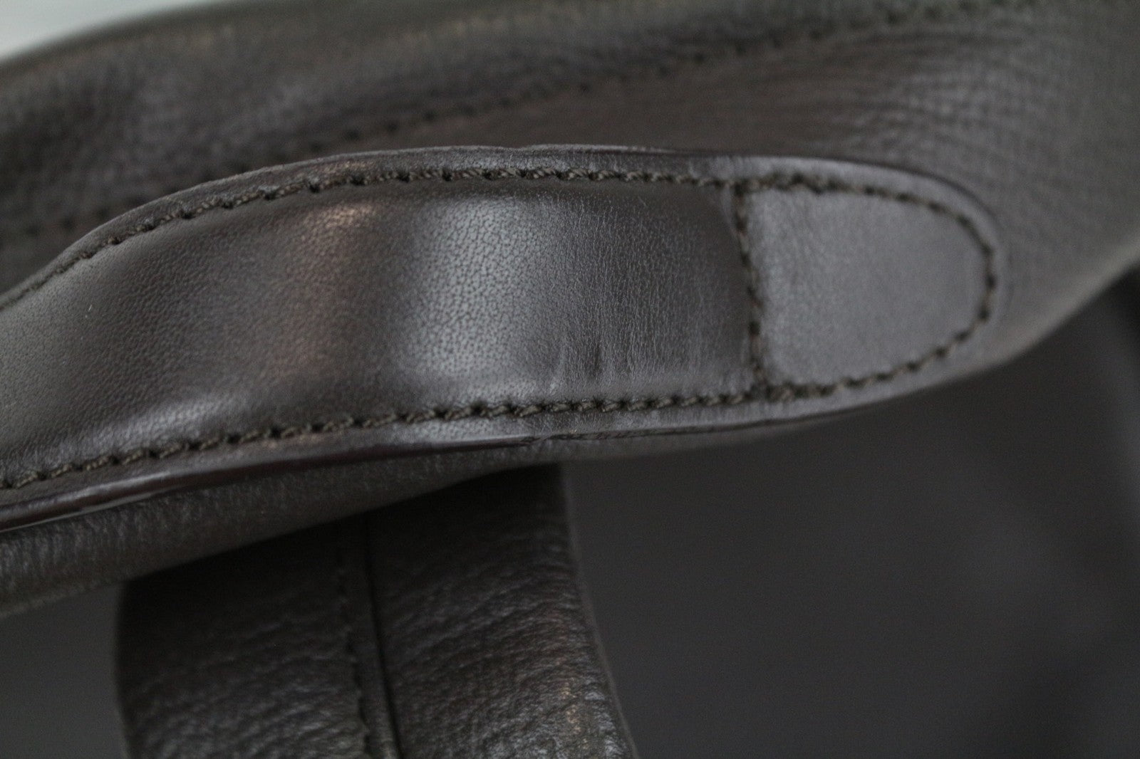 SUITSUPPLY vyriška kuprinė OS tamsiai ruda veršiuko oda su reguliuojamais dirželiais 