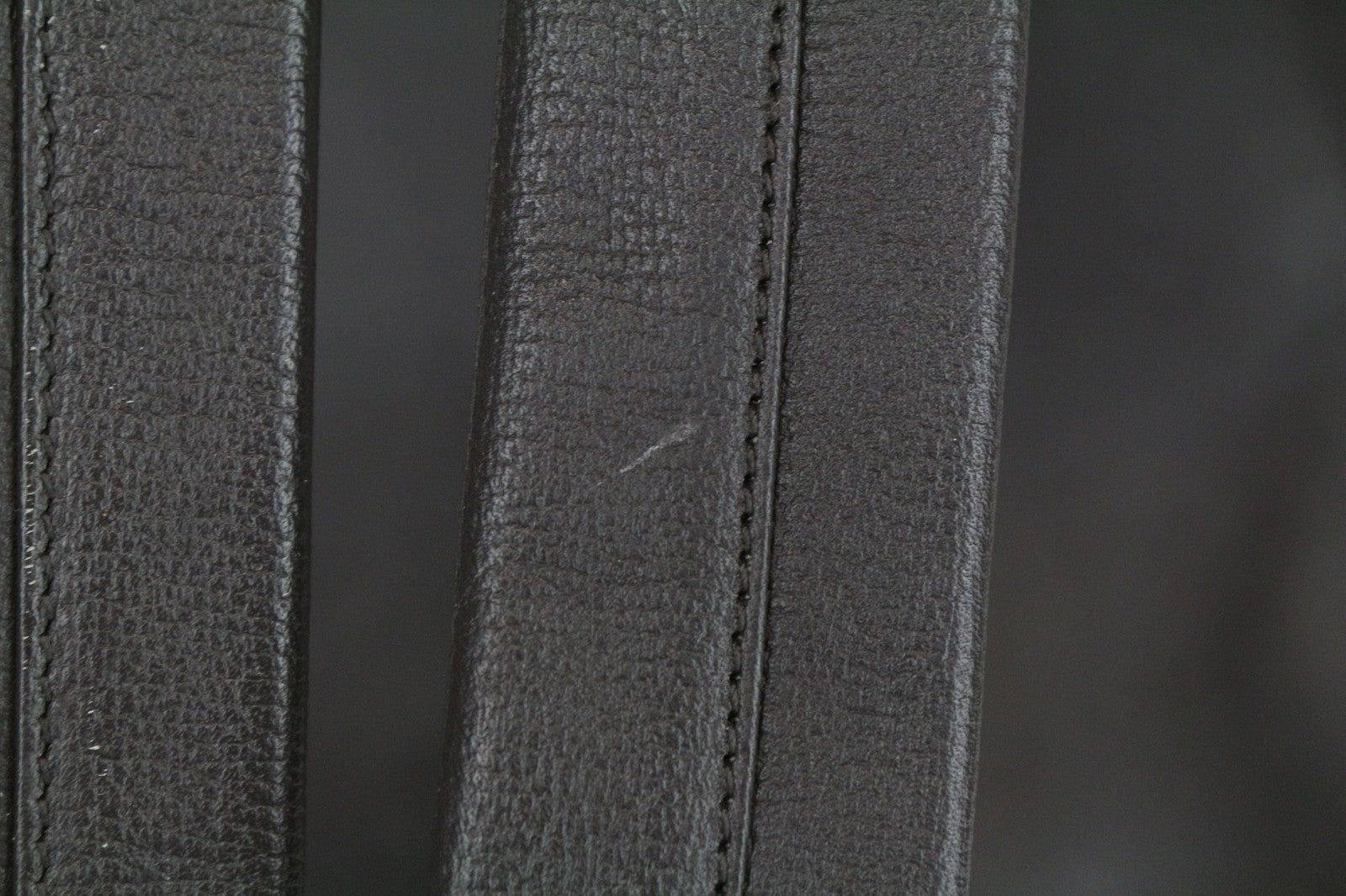 SUITSUPPLY vyriška kuprinė OS tamsiai ruda veršiuko oda su reguliuojamais dirželiais 