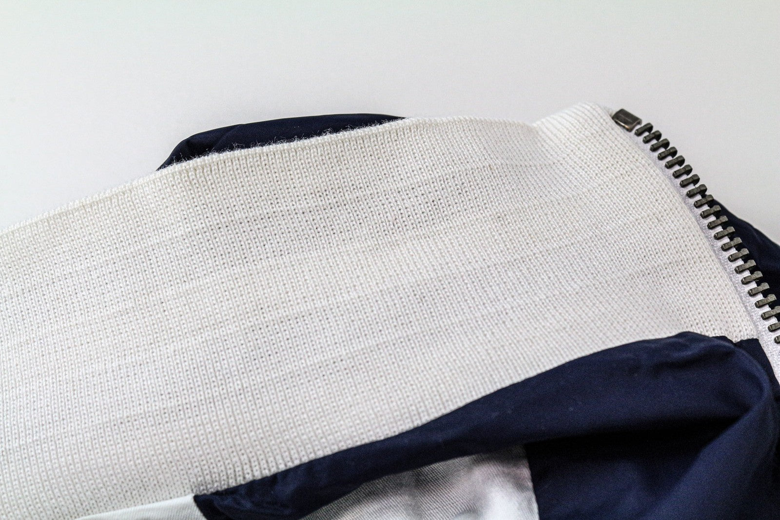 RICHMOND vyriška striukė 50 mėlyna balta lengva užtrauktuku ilgomis rankovėmis 