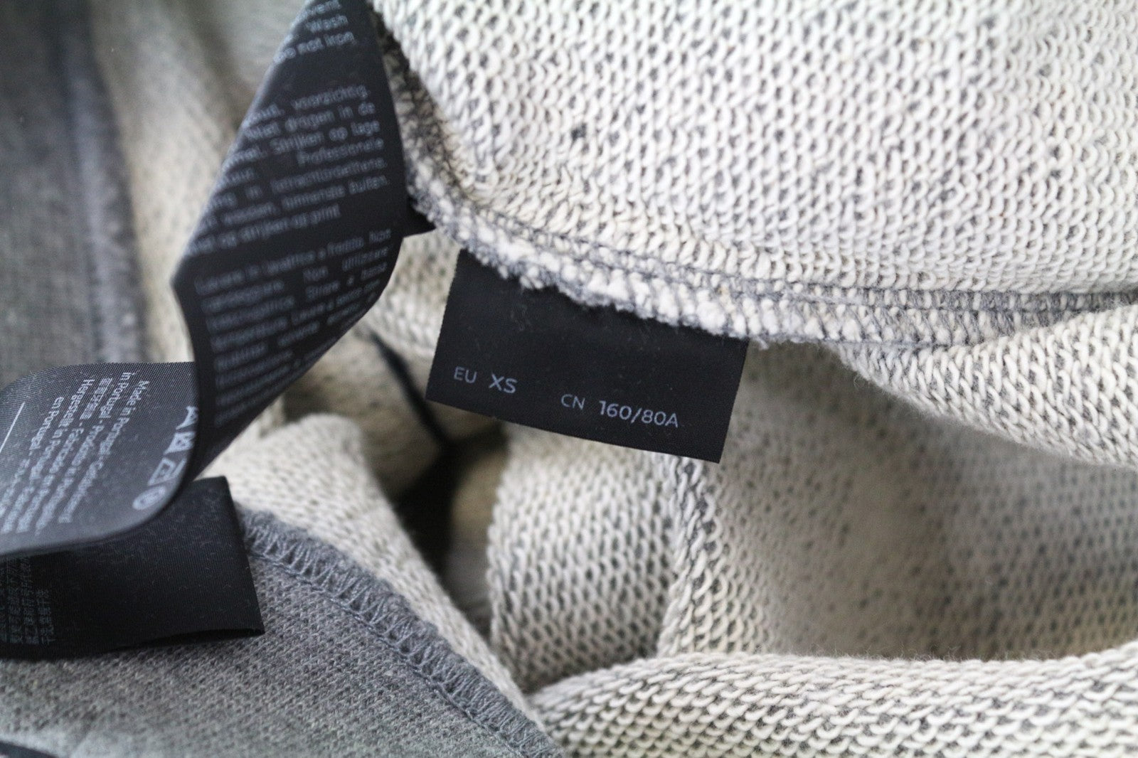 DENHAM vyriškas džemperis su pilku melanžu, apvalia apykakle, XS dydžio 