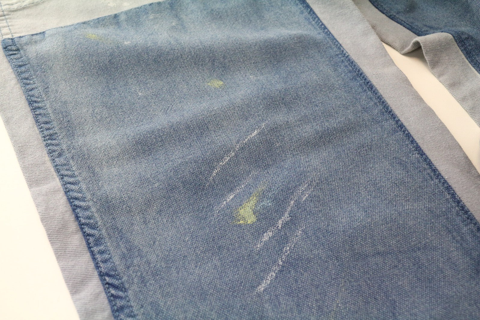 DENHAM Bonnie moteriškos kelnės W23/L28 mėlynos su lopais, dviejų spalvų, plačios tiesios klešnės 