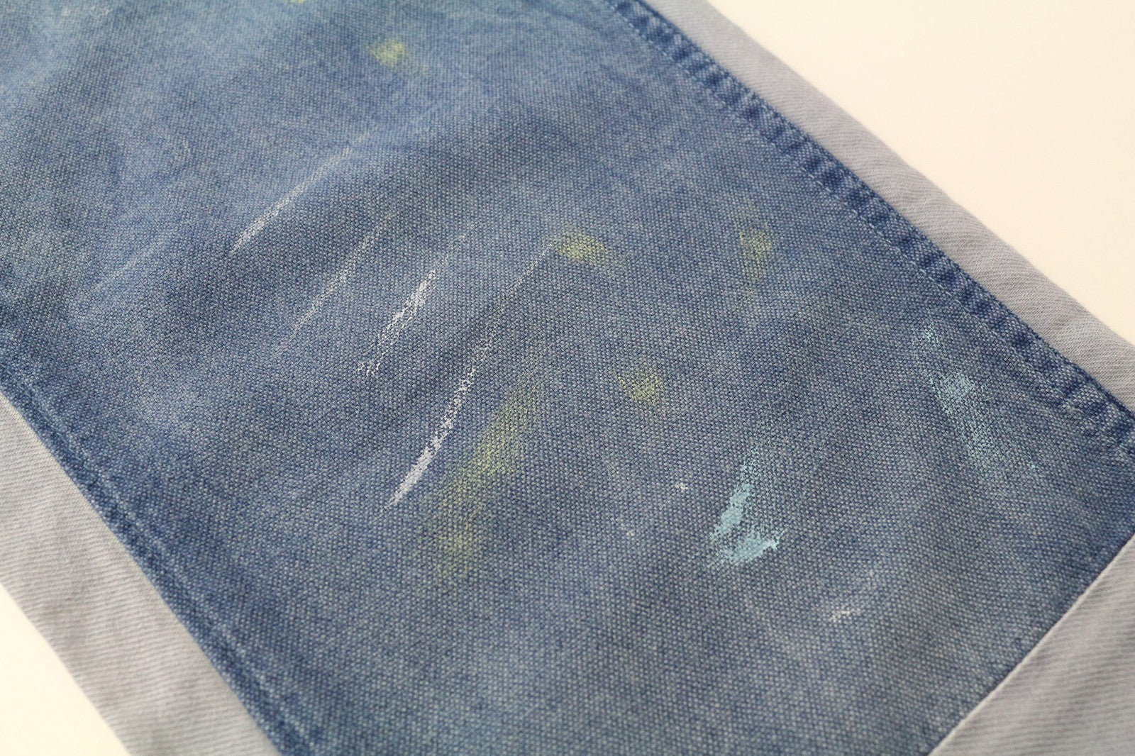 DENHAM Bonnie moteriškos kelnės W23/L28 mėlynos su lopais, dviejų spalvų, plačios tiesios klešnės 