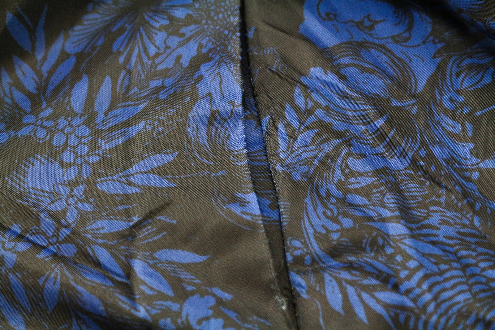 DESIGUAL Dreams moteriškas paltas ~38 juodas su pamušalu, raštuotas, klostuotas, vienos krūtinės 