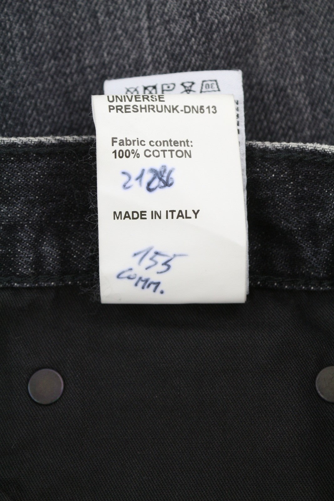 R13 „Ankled D'Arcy“ moteriški džinsai 27 „Everit“ juodi išblukinti trumpi, tiesaus kirpimo džinsai 