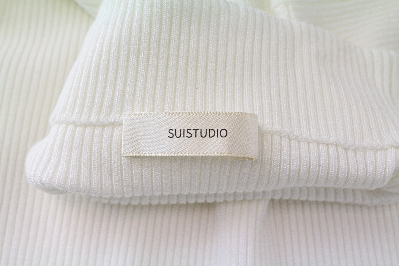 SUISTUDIO Blanca moteriški marškinėliai XS, balti berankoviai briaunoti apvalios iškirptės marškinėliai 