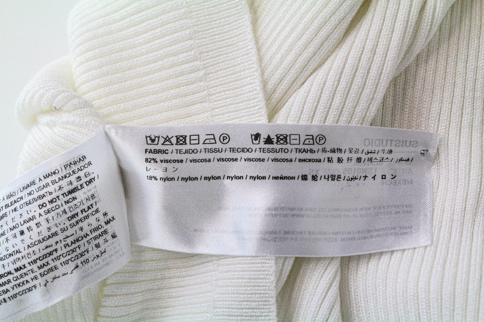 SUISTUDIO Blanca moteriški marškinėliai XS, balti berankoviai briaunoti apvalios iškirptės marškinėliai 