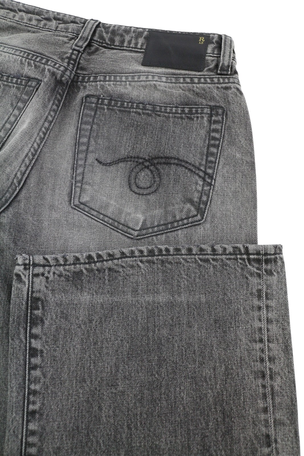 R13 Effie moteriški džinsai 25 Polaris juodi išblukinti skalbti tiesaus kirpimo su užtrauktuku 