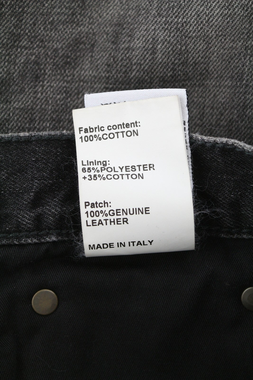 R13 D'Arcy laisvi moteriški džinsai, 27 Wilson juodi, išblukinti, atsipalaidavę užtrauktukai, rekomenduojama kaina – 700 € 