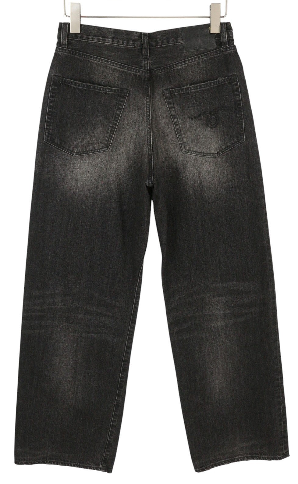 R13 D'Arcy laisvi moteriški džinsai, 27 Wilson juodi, išblukinti, atsipalaidavę užtrauktukai, rekomenduojama kaina – 700 € 