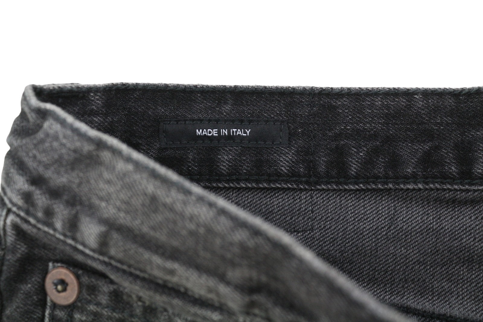 R13 D'Arcy laisvi moteriški džinsai, 27 Wilson juodi, išblukinti, atsipalaidavę užtrauktukai, rekomenduojama kaina – 700 € 