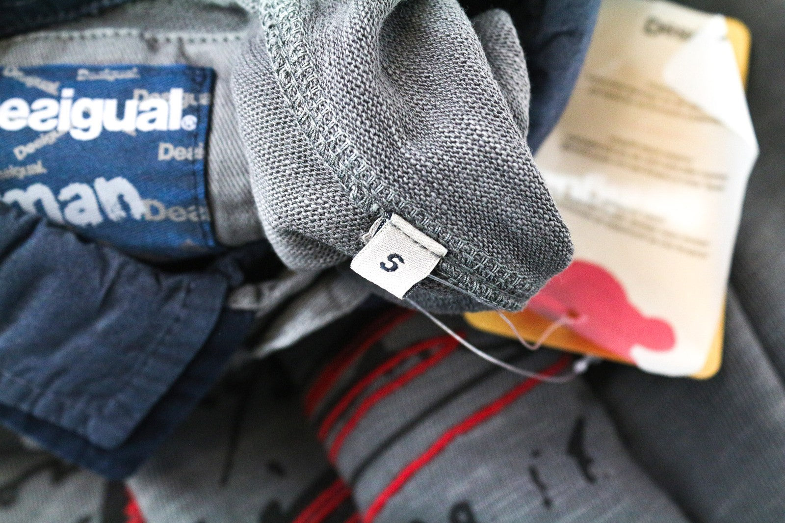 DESIGUAL Javi vyriški polo marškinėliai pilki ilgomis rankovėmis raštuoti laisvalaikio marškiniai S 