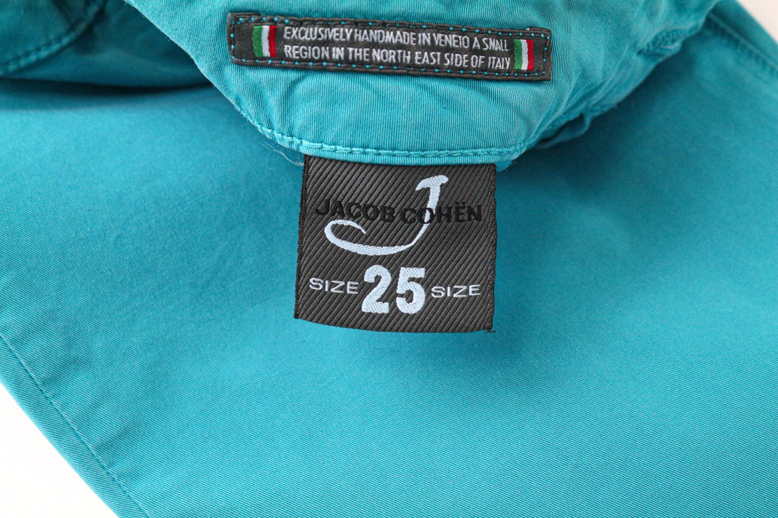 JACOB COHEN J711 moteriškos vandens mėlynos plonos medvilninės tamprios kelnės W25 plokščia priekine dalimi 