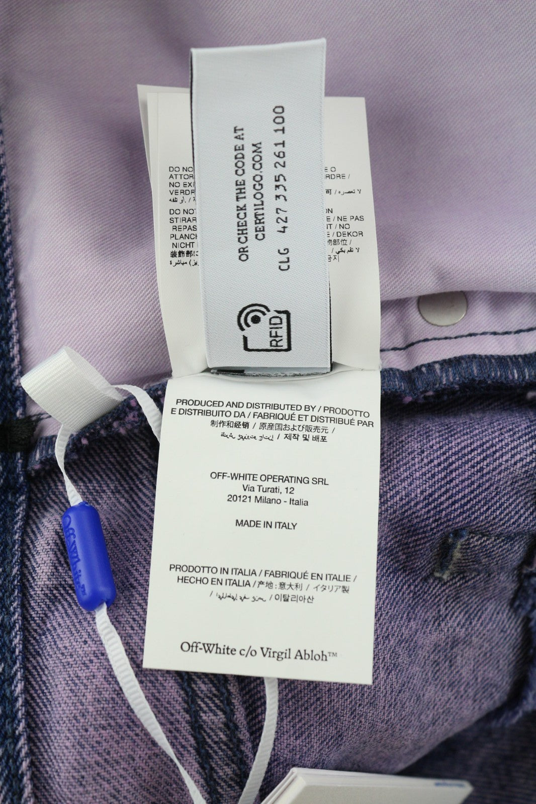 BALTOS VIRGIL ABLOH firmos dryžuoti tiesūs vyriški džinsai su iškirpte, W33, rekomenduojama kaina – 999 € 