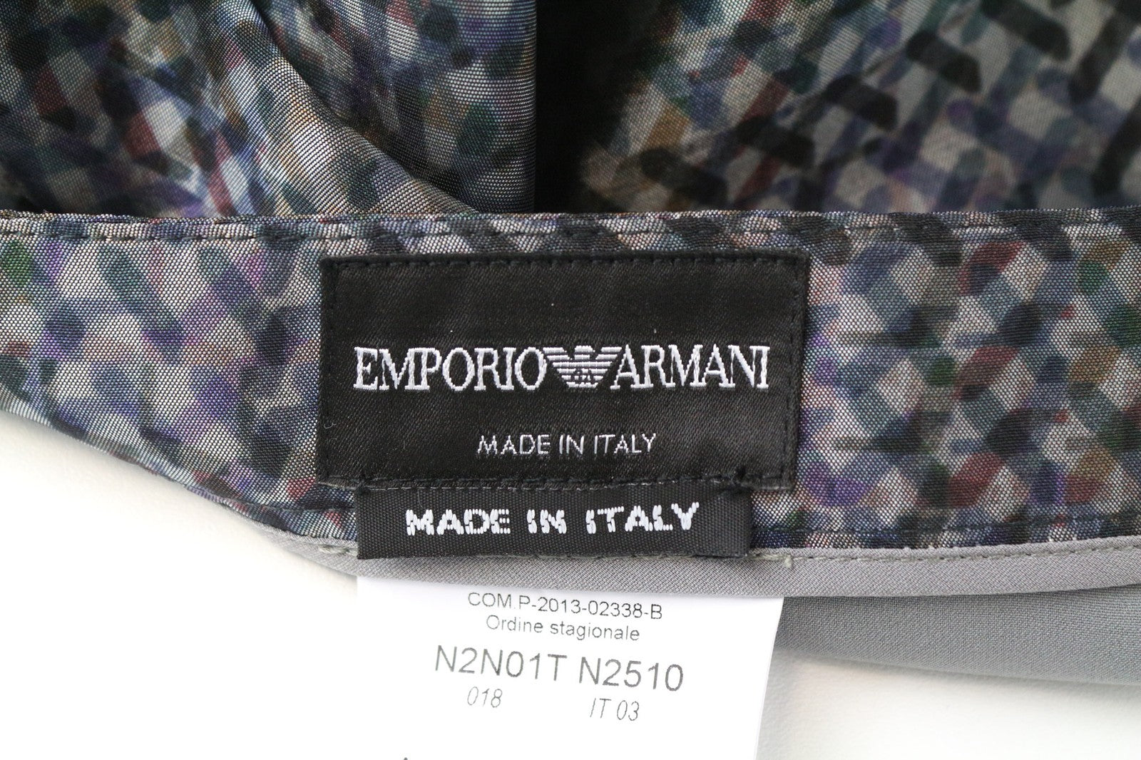 EMPORIO ARMANI moteriškas IT44/UK12 pilkas klostuotas burbulinis mini sijonas su pamušalu ir raštuotu raštu 