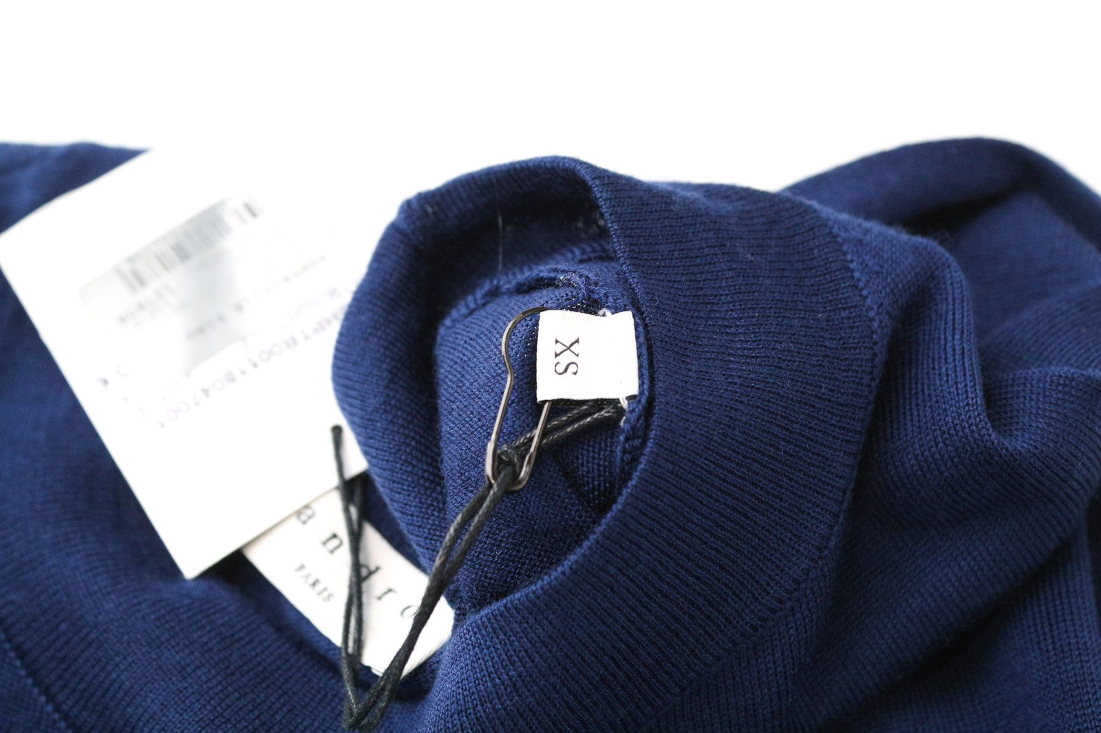 SANDRO vyriškas XS dydžio tamsiai mėlynas plonas grynos vilnos megztinis apvalia kaklo apykakle 